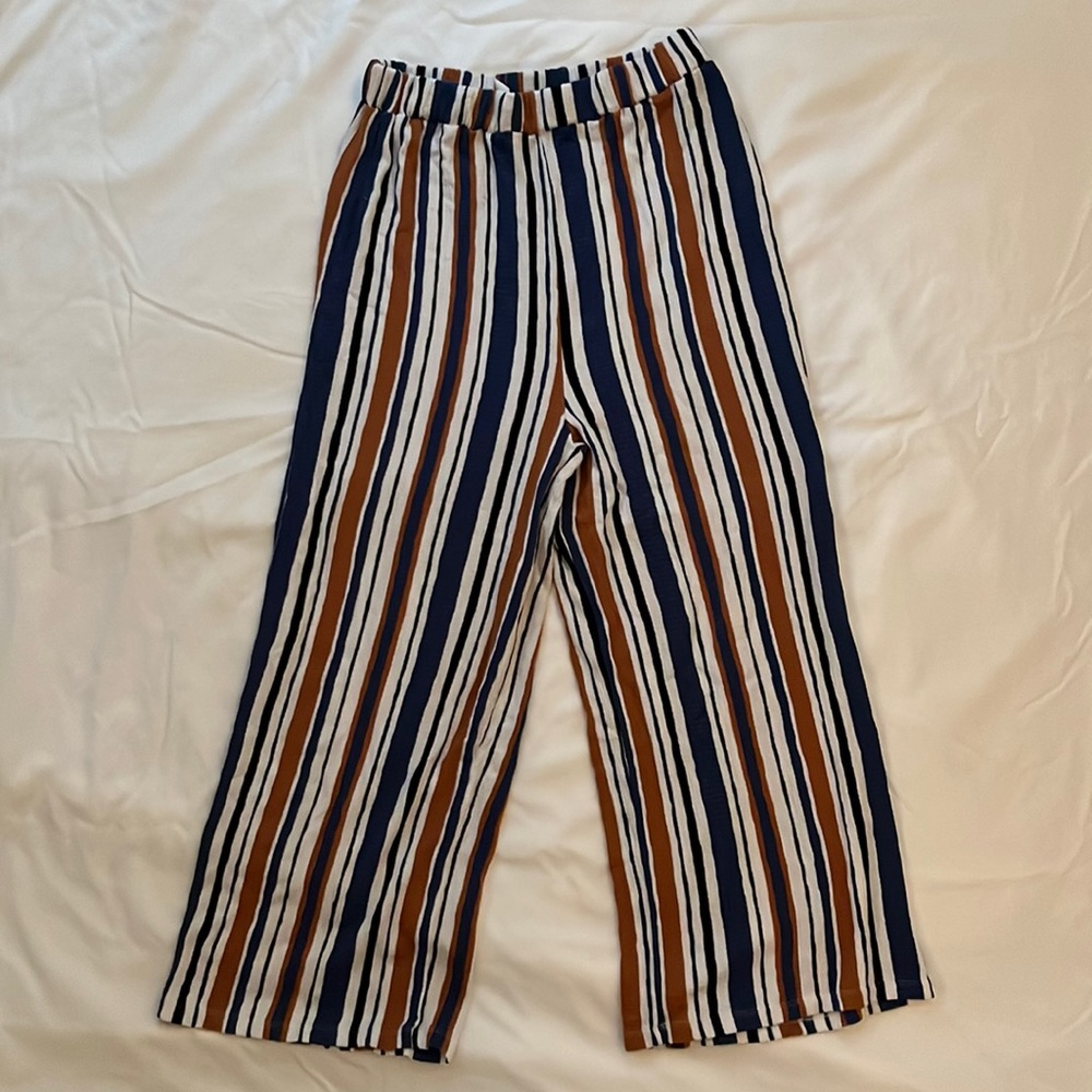 Flowy pants. Brand: Love Tree. Size: small. Condition: perfect